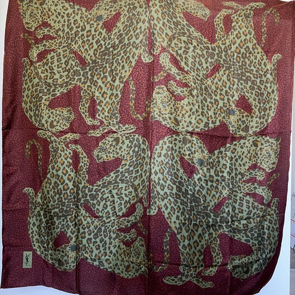 Vintage YSL Mega Silk Scarf in panther print - Picture 3 of 15